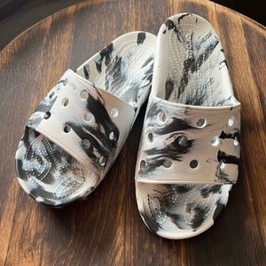 BNWT Crocs Black and White Slides Women’s Size 10, Men’s Size 8